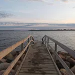 & Хостел