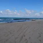 & Хостел *