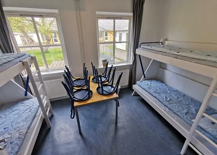 Albergue & *